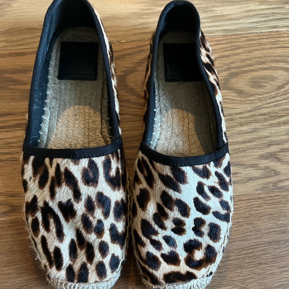 Tory Burch Leopard Print Espadrille Slides In A S… - image 1